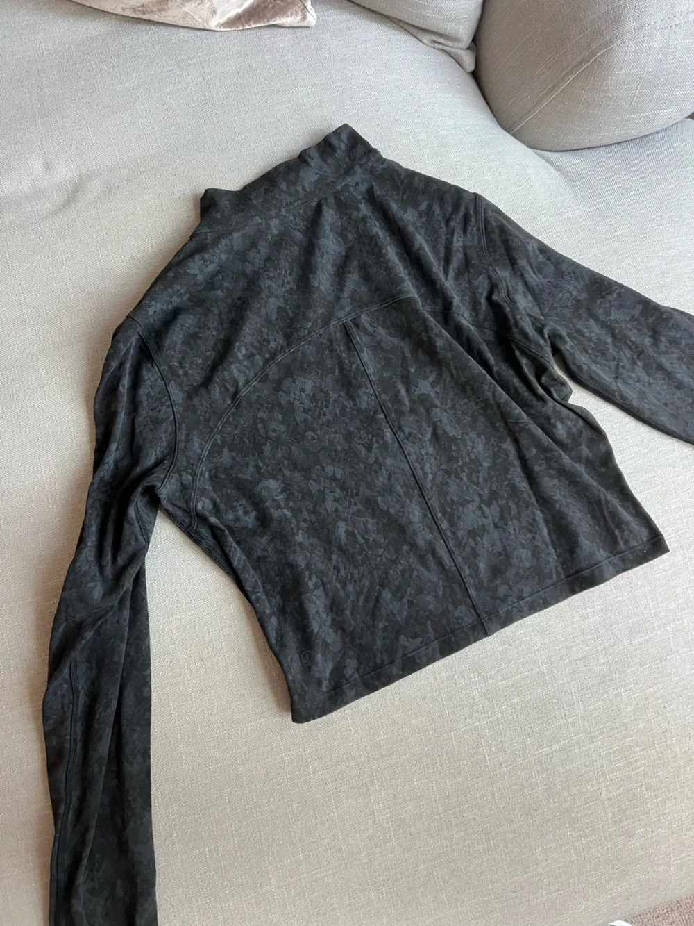 Lululemon athletic cropped mock neck